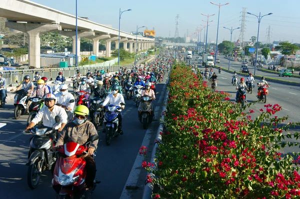 Crowded, Vietnam, Asia ctiy, vehicle, exhaust fumes — Stock Photo, Image