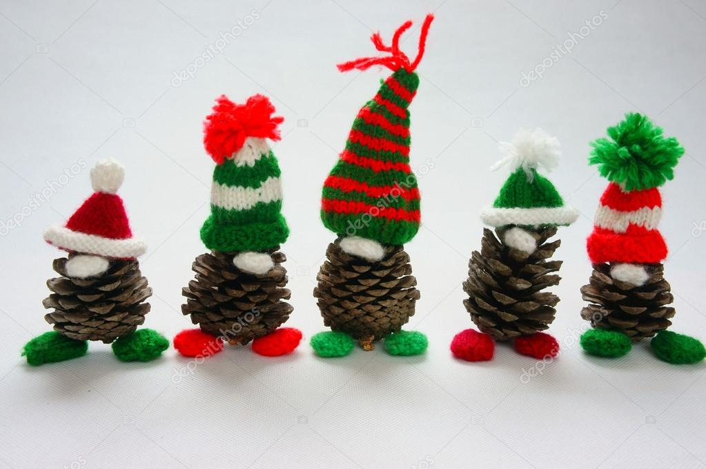 Christmas pine gnome, Xmas pinecone, gift — Stock Photo © xuanhuongho