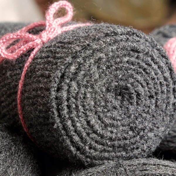Yarn scarf, accessory, wintertime, handmade gift — ストック写真