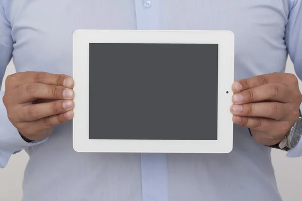 Horizontal showing screen of a digital tablet — Stock Photo, Image