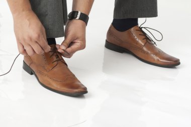 ayakkabı bağcığı bağlama