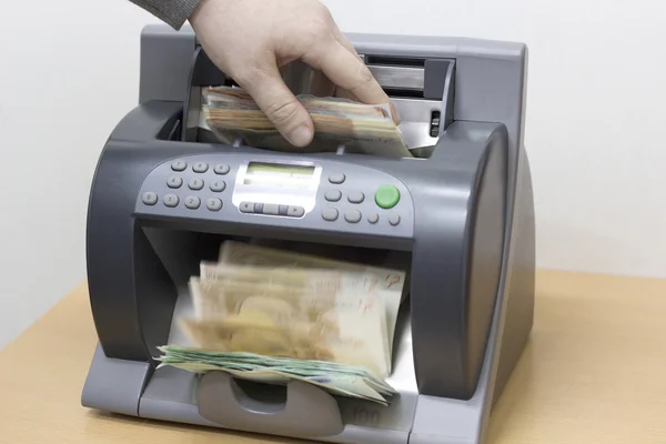 Conteo automático de dinero — Foto de Stock