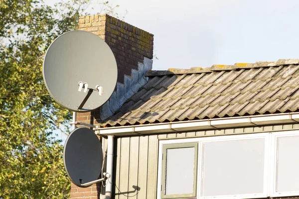 Antenne Parabolique Sur Une Façade Maison Aux Pays Bas — Photo