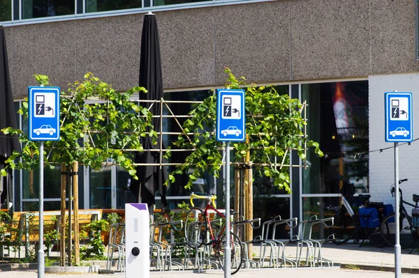 Blue Parking Sign Boards Row Electric Car Charging Arnhem Netherlands — Stock Photo, Image