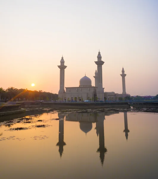 Tengku Ampuan Jemaah Mosque, Bukit Jelutong, Malaysia Mosque at — стоковое фото