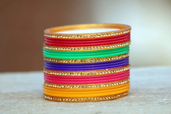 Brazalete Multicolor Puesto Una Piedra — Foto de Stock