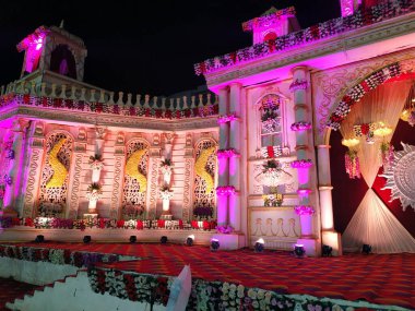 Düğün için otlama noktası sahne dekorasyonu