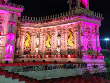 Düğün için otlama noktası sahne dekorasyonu