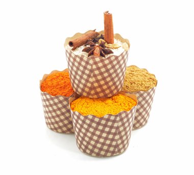 baharat beyaz zemin üzerine