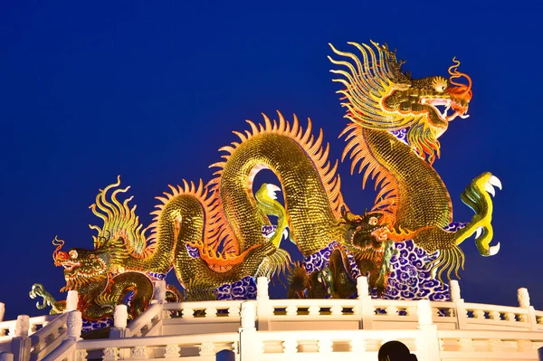 Nakhon sawan Tayland şehri 30 Aralık 2019 Kimliği belirsiz turistler Çin Yeni Yıl Fener Festivali 'ne geliyor..