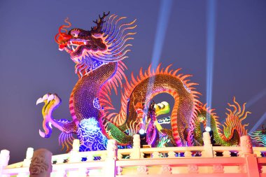 Nakhon sawan Tayland şehri 30 Aralık 2019 Kimliği belirsiz turistler Çin Yeni Yıl Fener Festivali 'ne geliyor..