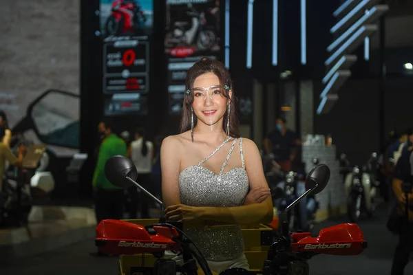 Bangkok, Tayland - 24 Temmuz 2020 Tanımlanamayan Model, Bangkok Uluslararası Otomobil Fuarı Bangkok, Tayland: Otomobil Fuarı 2020 .