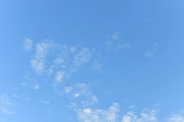 Ciel Bleu Nuages Blancs Pour Arrière Plan — Photo