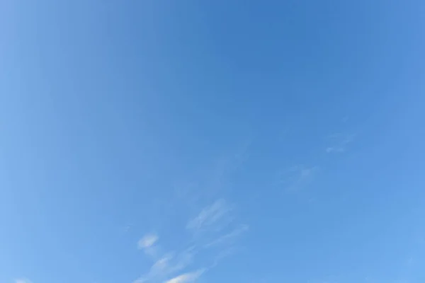 Ciel Bleu Nuages Blancs Pour Arrière Plan — Photo