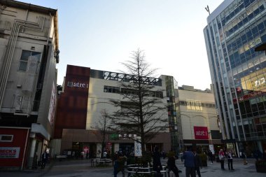 Tokyo, Japonya 27 Kasım 2018 Japonya 'da Tokyo' da dolaşmak birçok insanla doludur..