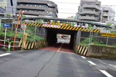Tokyo, Japonya 21 Kasım 2018 Tokyo 'daki tanımlanamayan Japon binaları ve binaları.