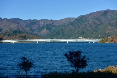Toky japan 23 Kasım 2018 Tokyo 'dan Fuji san' a, Fuji Dağı 'ndan Fuji San Yagizaki Parkı' na giden kimliği belirsiz elektrikli tren yolcuları.