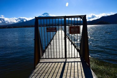 Yamanashi Japonya 23 Kasım 2018 Kimliği belirsiz Sonbahar Mevsimi ve Fuji Dağı Kawaguchiko Gölü Japonya.