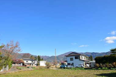 23 Kasım 2018 'de Japonya' nın kırsal kesimindeki bir köyde soğuk havada.