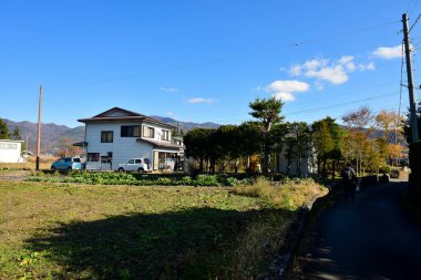 23 Kasım 2018 'de Japonya' nın kırsal kesimindeki bir köyde soğuk havada.