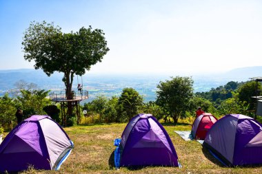 Phitsanulok Tayland 27 Aralık 2018 Ban Rak Thai köyünde kış tatili kampı.