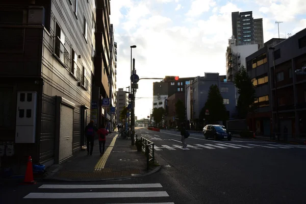 日本2018年11月25日太陽が東京の街に輝きます — ストック写真