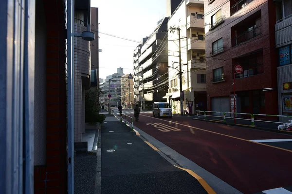 日本2018年11月21日未確認東京の鉄道駅の人々 ブラー 東京で旅行する日本人の旅行 — ストック写真