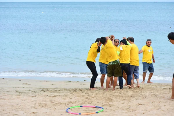 Chon Buri Thailand Blur Japanese Company Takes Employees Activity Beach — Stock Photo, Image