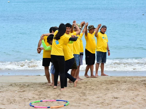 Chon Buri Thailand Blur Japanese Company Takes Employees Activity Beach — Stock Photo, Image