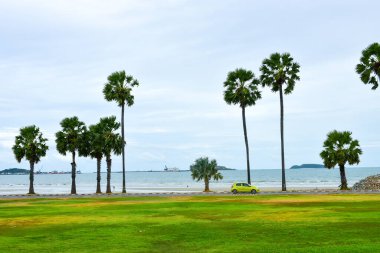 Rayong Tayland 2 Ağustos 2019 Rayong sahilinde kum ve mavi gökyüzü Rayong Tayland 'da bulut.