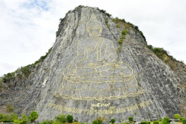 Pattaya Tayland 2 Ağustos 2019 Buda dağa oyulmuş.