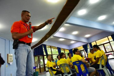 Chon Buri Tayland 01 Ağustos 2019 Japon şirketi çalışanlarını sahildeki etkinliklere götürüyor..