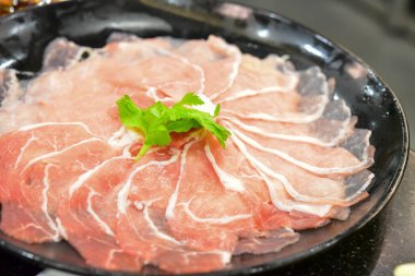 Görüntü Suki Sukiyaki yemeği çok lezzetli Sukiyaki Çin çorbası Japonya 'nın yemeği Shabu' dur. Suki yemeği haşlandı.