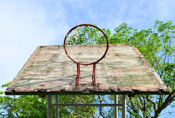 Basketball Court Old Wood Backboard Blue Sky White Clouds Background — Stock Photo, Image