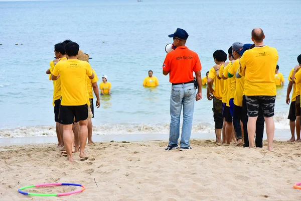 2019年1月1日日本公司带领员工参加海滩团队建设卓越团队2019 — 图库照片