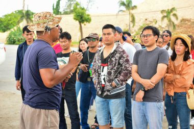 ChonBuri Tayland 1 Ağustos 2019 Japon şirketi çalışanlarını 2019 Plaj Ekibi Mükemmellik Ekibi 'nin faaliyetlerine götürüyor.