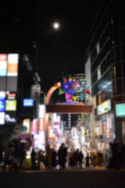 日本2018年11月27日日本での東京旅行は多くの人で賑わっています — ストック写真