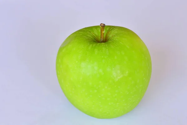 Färsk Grön Apple Isolerad Vit Bakgrund — Stockfoto
