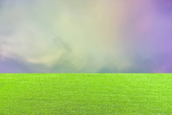 Pastellfarbener Himmel Und Wolkenweiß Schöner Nachmittagshimmel Und Wolkenweiß Grüner Rasen — Stockfoto