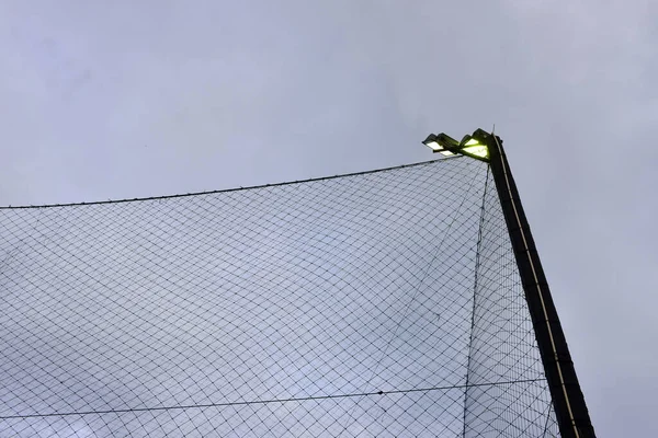 Svart Himmel Med Fotbollsplan Netto Bakgrund — Stockfoto