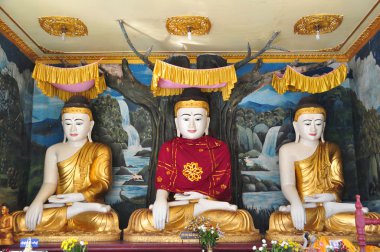 Buda heykelleri Shwe Maw Daw Pagoda, Yangon, Myanmar