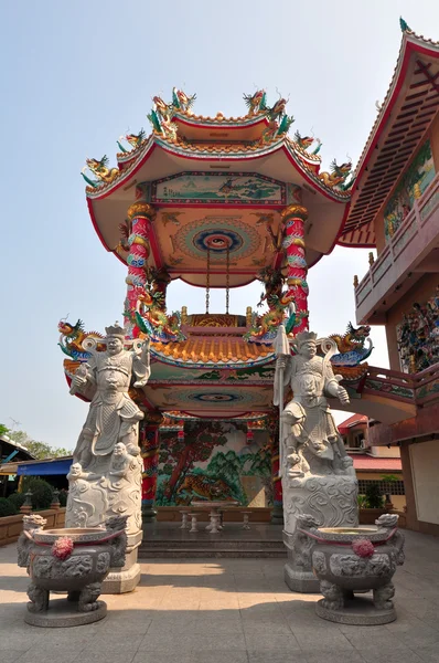 Hermoso santuario chino en Tailandia . — Foto de Stock