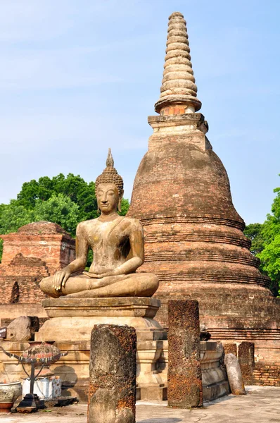 Ancient buddha statue. Sukhothai Historical Park in Sukhothai — Stok fotoğraf