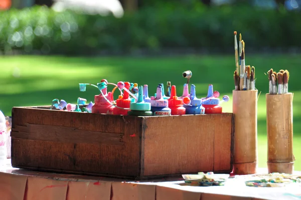 Kid set of drawing in  sunlight — Stockfoto