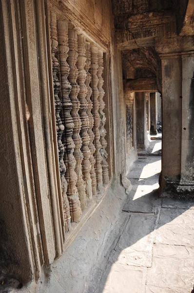 The Gallery of Bas-Reliefs from gopura III at Angkor Wat — Stockfoto