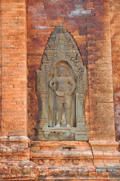 Древняя каменная резьба в храме Лолей, Камбоджа — стоковое фото