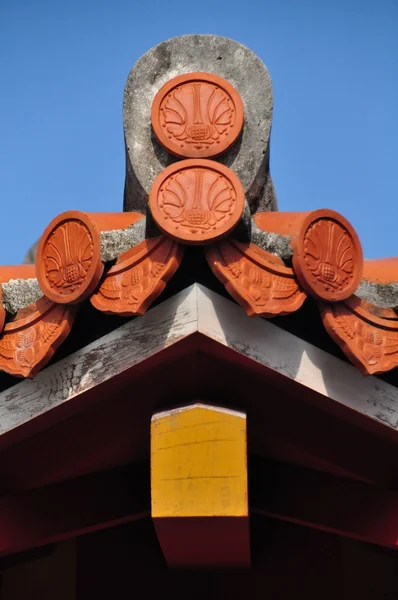 Telhado clássico japonês no Castelo de Shurijo, Okinawa — Fotografia de Stock