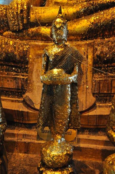 Socha Buddhy zlata v Wat Bangkung, Ampawa, — Stock fotografie