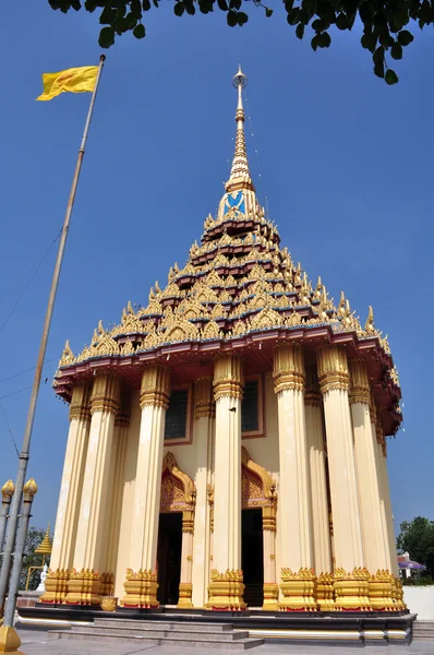 Piękna świątynia w prowincji Uthaithani. — Zdjęcie stockowe