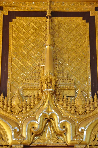 Beautiful detail of Kambawzathardi Golden Palace, Bago, myanmar . — стоковое фото
